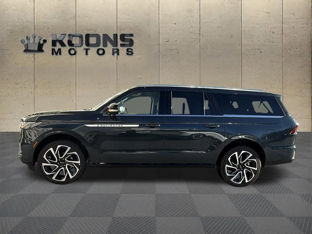 New 2026 Lincoln Navigator L Reserve image 2