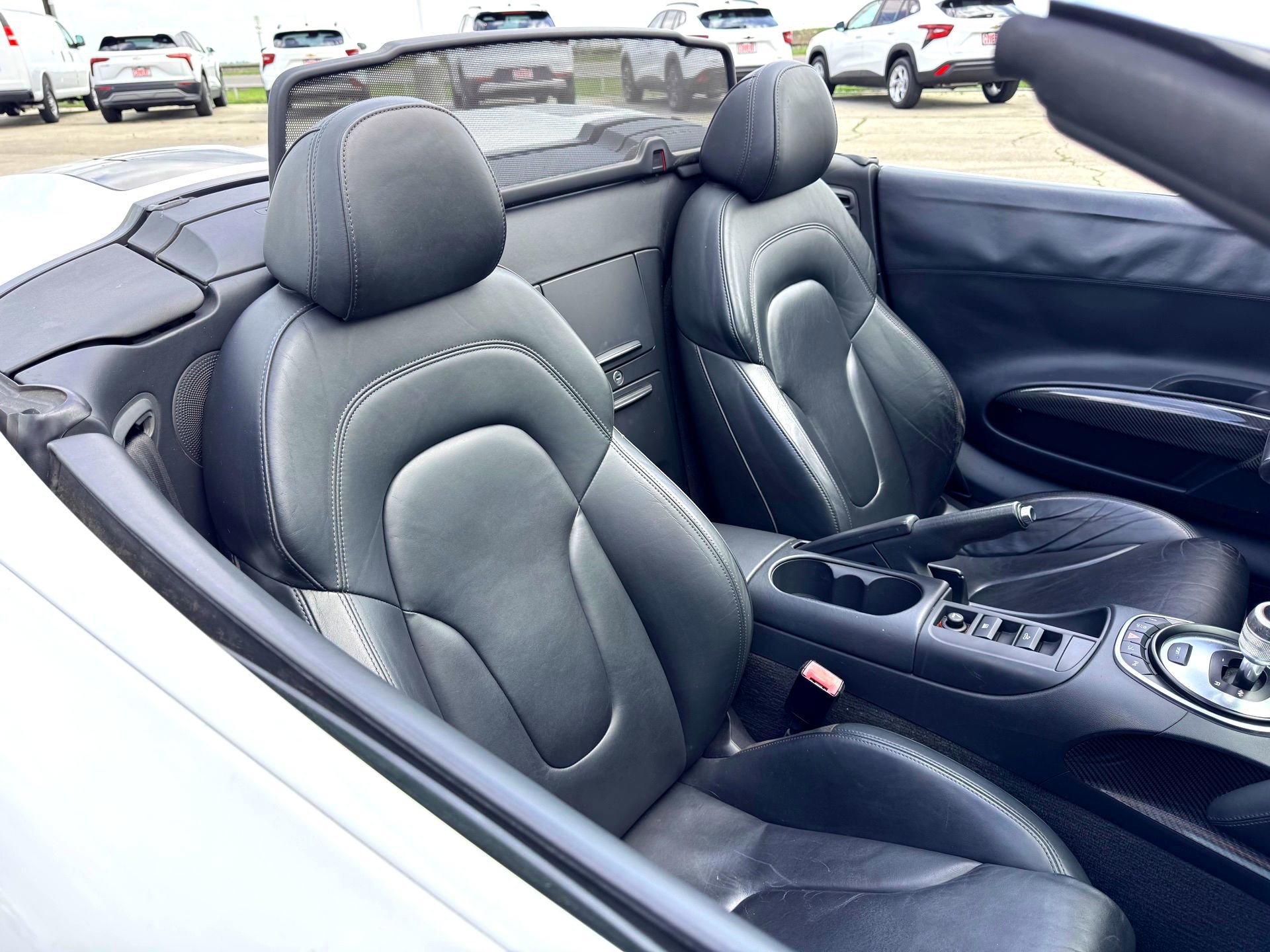 Used 2011 Audi R8 V10 w/ Enhanced Leather Pkg image 23