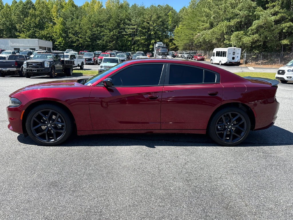 Used 2022 Dodge Charger SXT w/ Blacktop Package RWD image 4