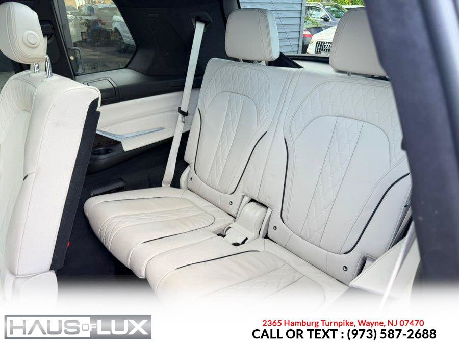 Used 2020 BMW X7 M50i w/ Dynamic Handling Package AWD/4WD image 18
