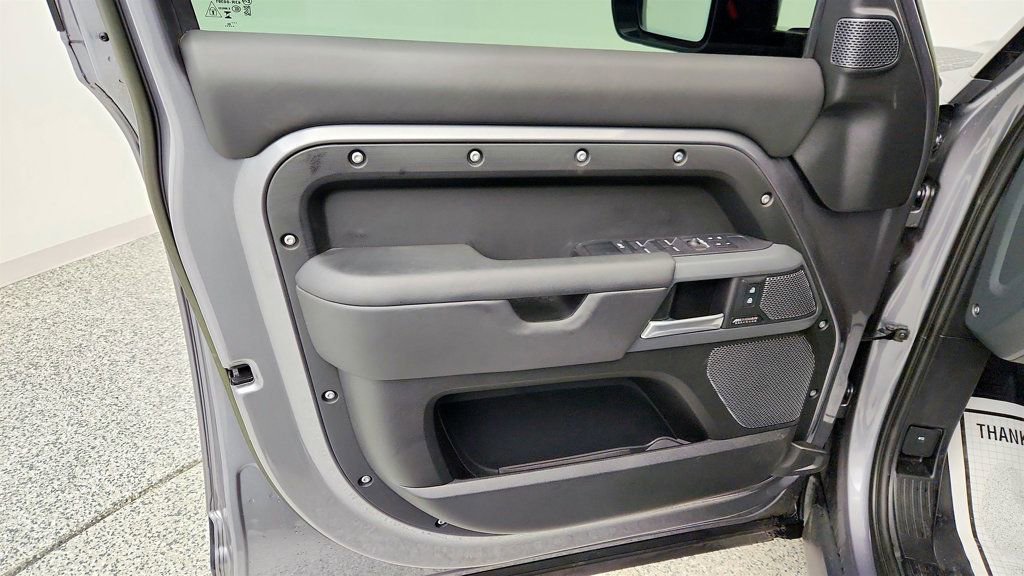 Used 2023 Land Rover Defender 110 X image 10