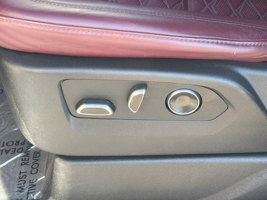 Certified 2025 Cadillac Escalade ESV Sport AWD/4WD image 21