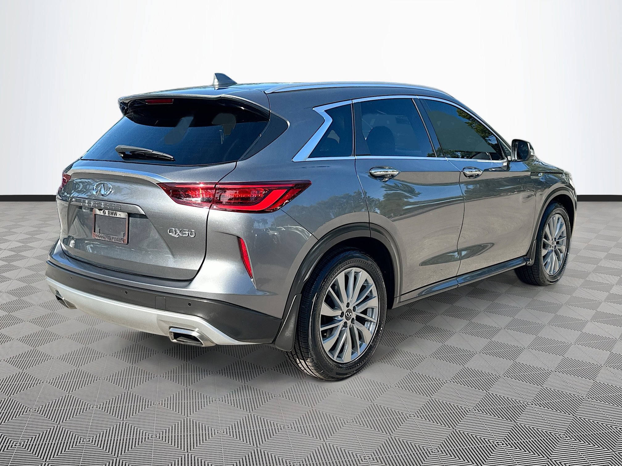 Used 2023 INFINITI QX50 Luxe image 7