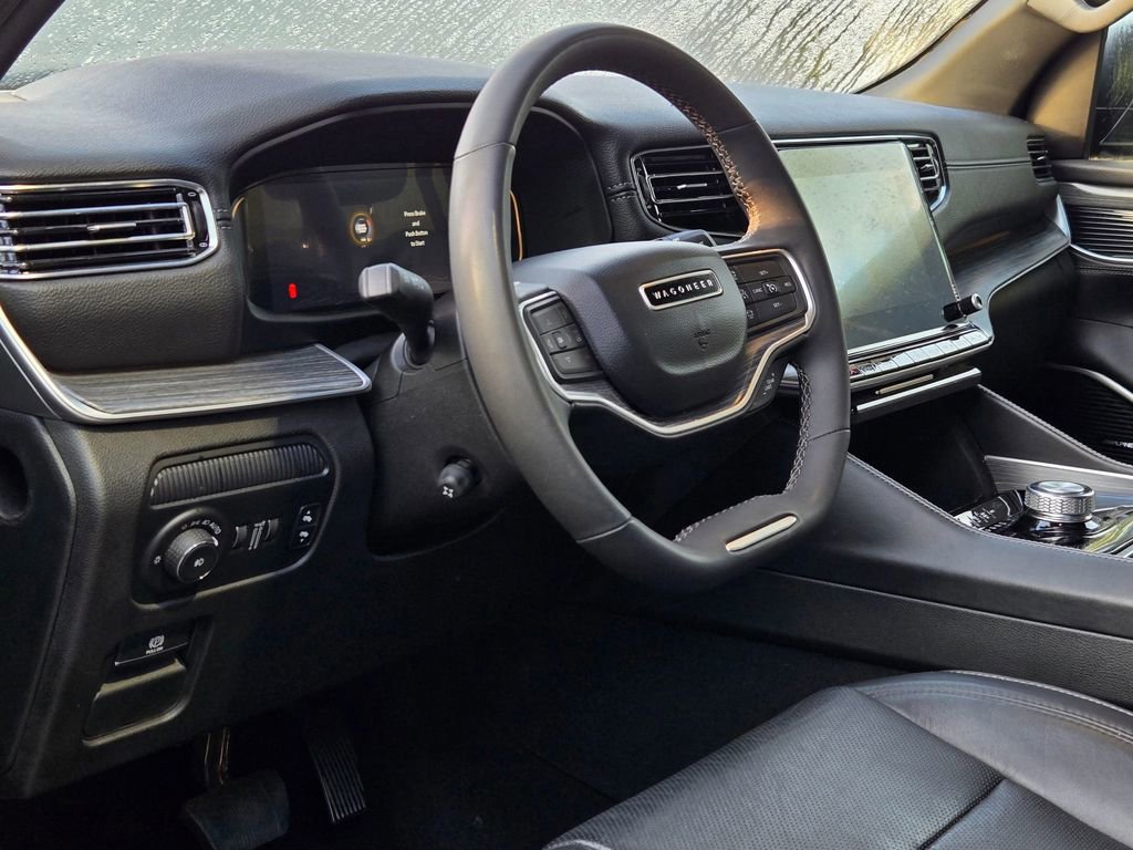 Used 2024 Jeep Wagoneer Series II w/ Flexible Seating Group RWD image 6