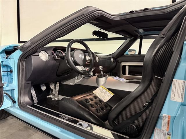 Used 2006 Ford GT RWD image 30