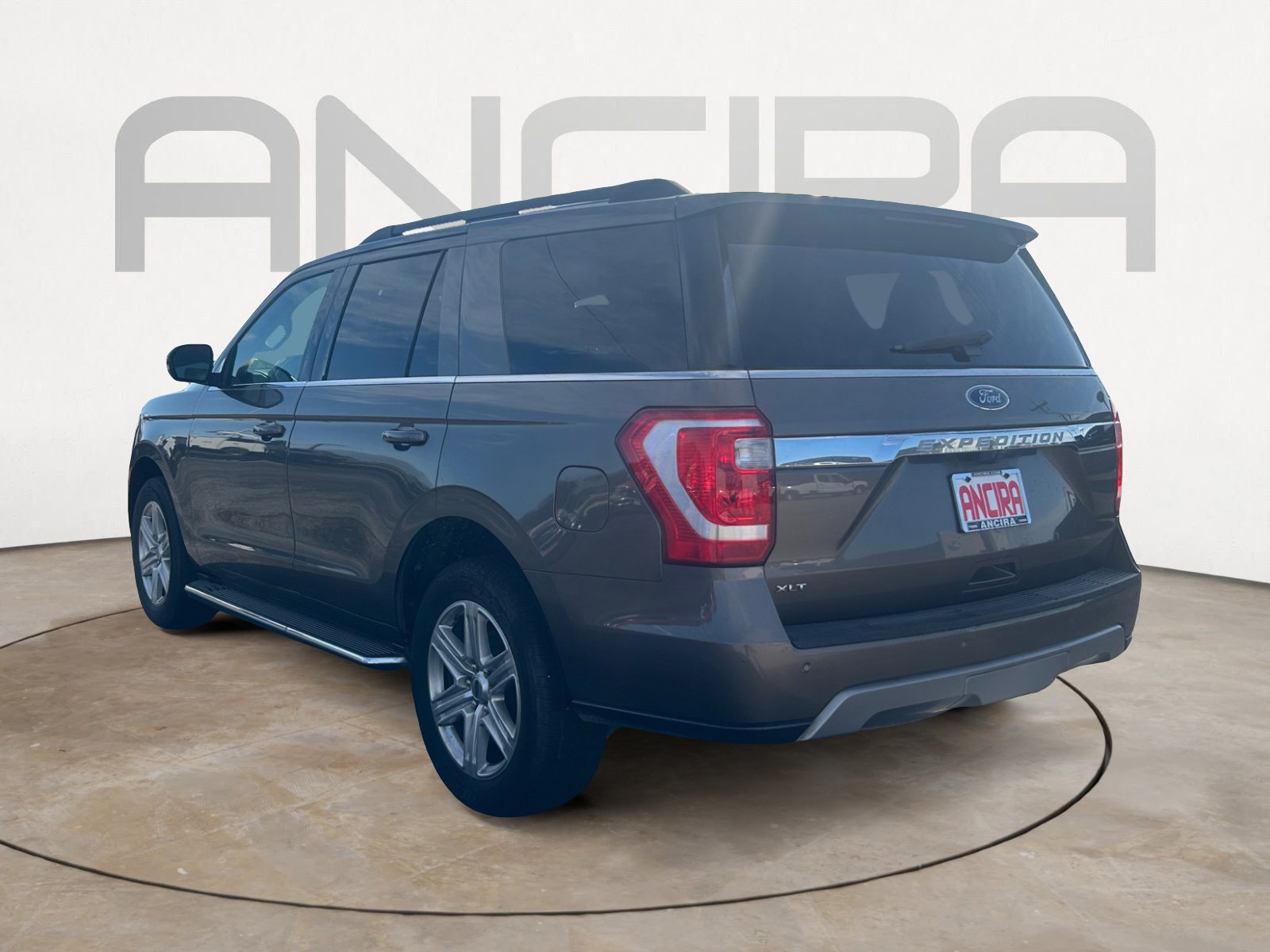 Used 2019 Ford Expedition XLT w/ Equipment Group 202A RWD image 8