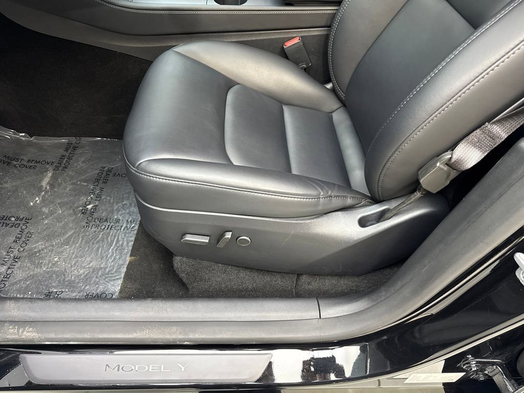 Used 2024 Tesla Model Y Performance AWD/4WD image 25