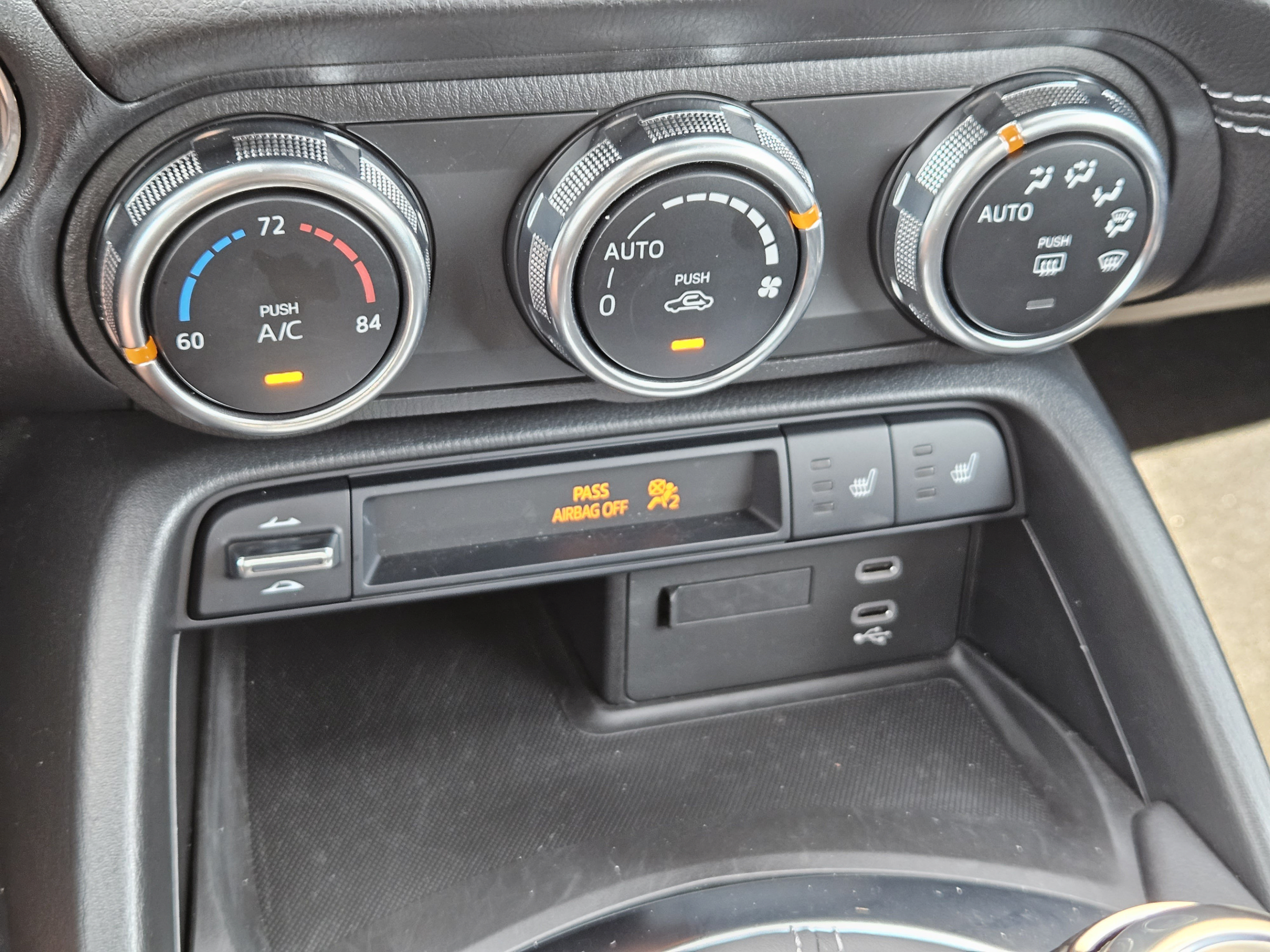 Used 2024 MAZDA MX-5 Miata RF Grand Touring RWD image 17