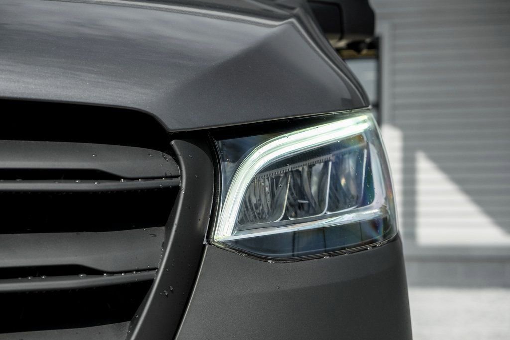 Used 2025 Mercedes-Benz Sprinter 2500 image 6