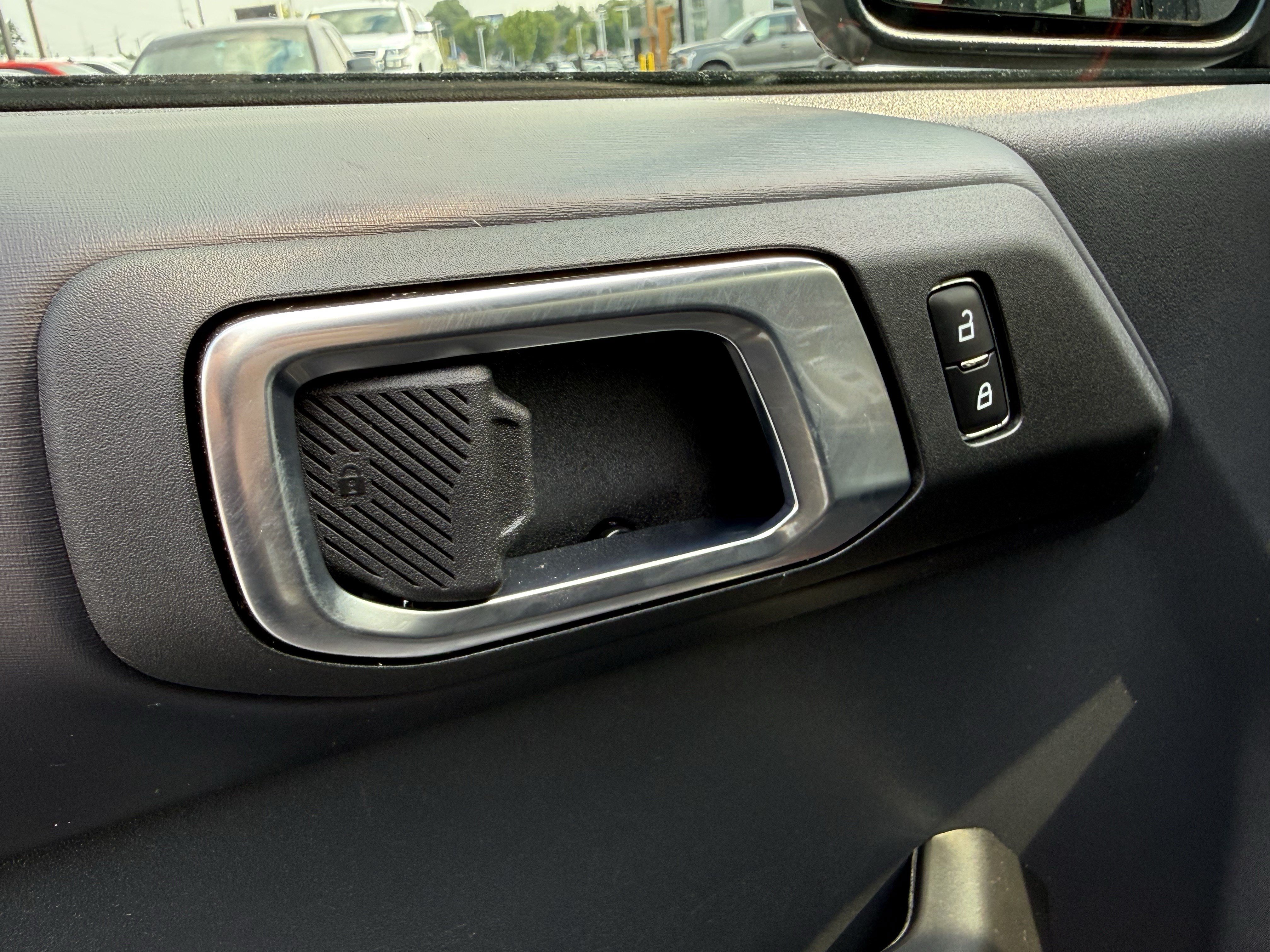 Used 2025 Ford Bronco Raptor AWD/4WD image 15