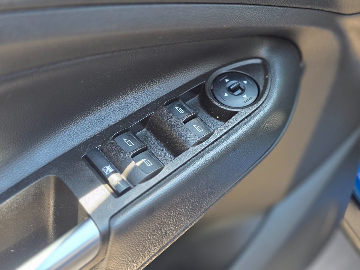 Used 2017 Ford Escape SE FWD image 27