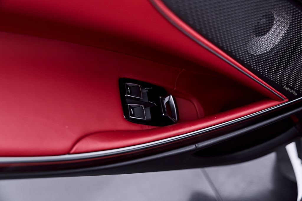 Used 2024 McLaren Artura RWD image 51