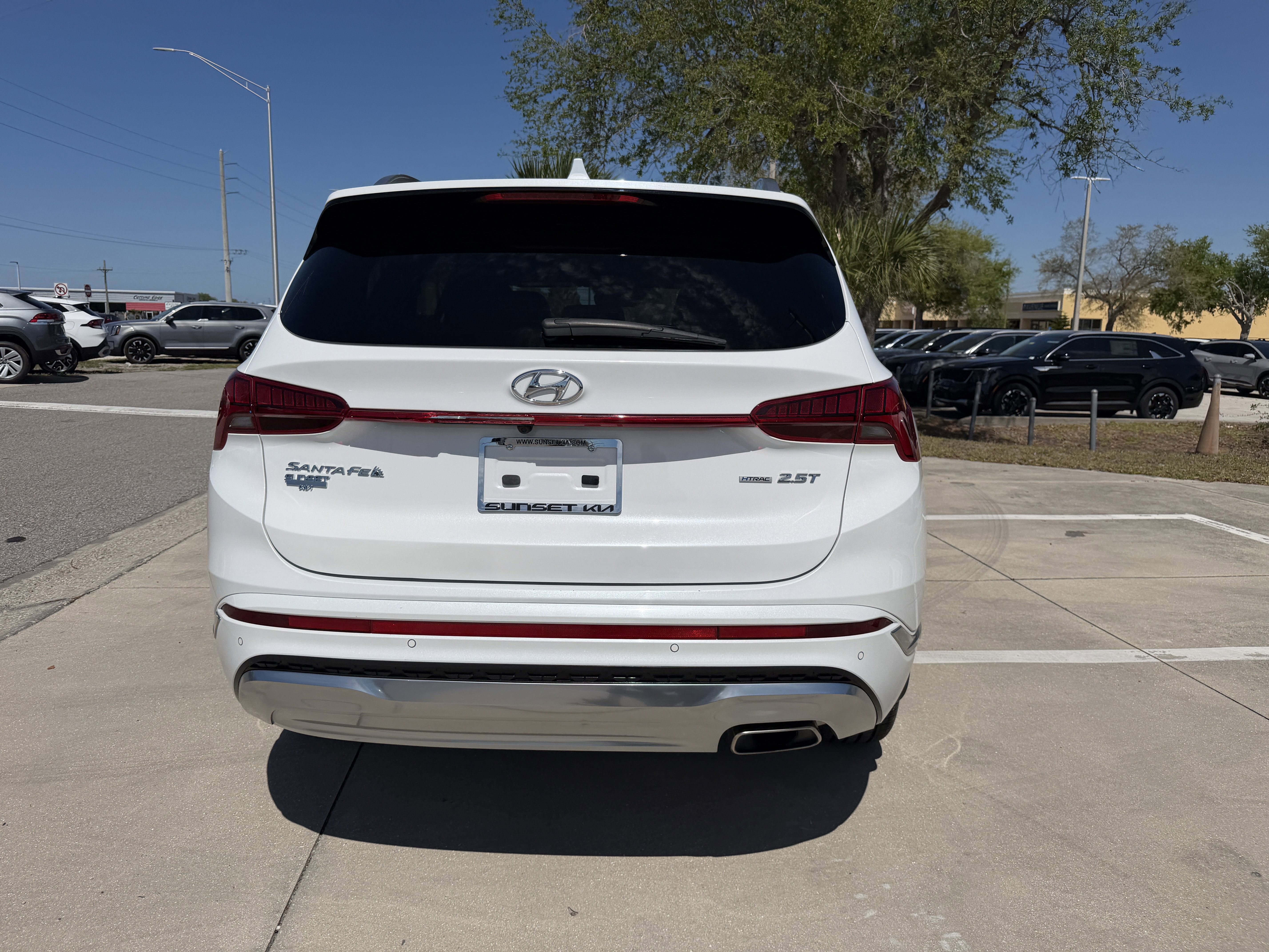 Used 2021 Hyundai Santa Fe Calligraphy AWD/4WD image 4