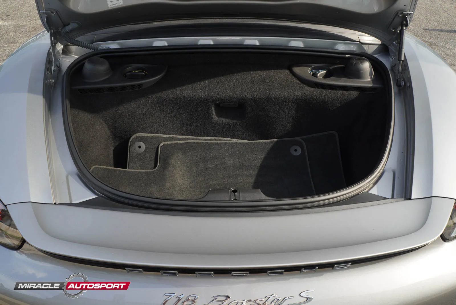 Used 2018 Porsche 718 Boxster S RWD image 15