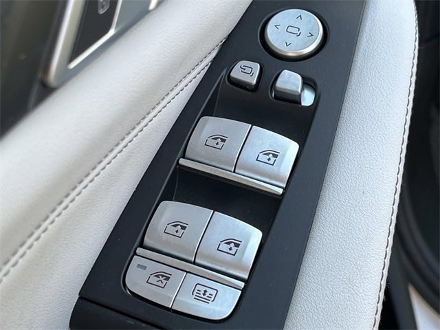 Used 2024 BMW X7 xDrive40i w/ Executive Package image 36