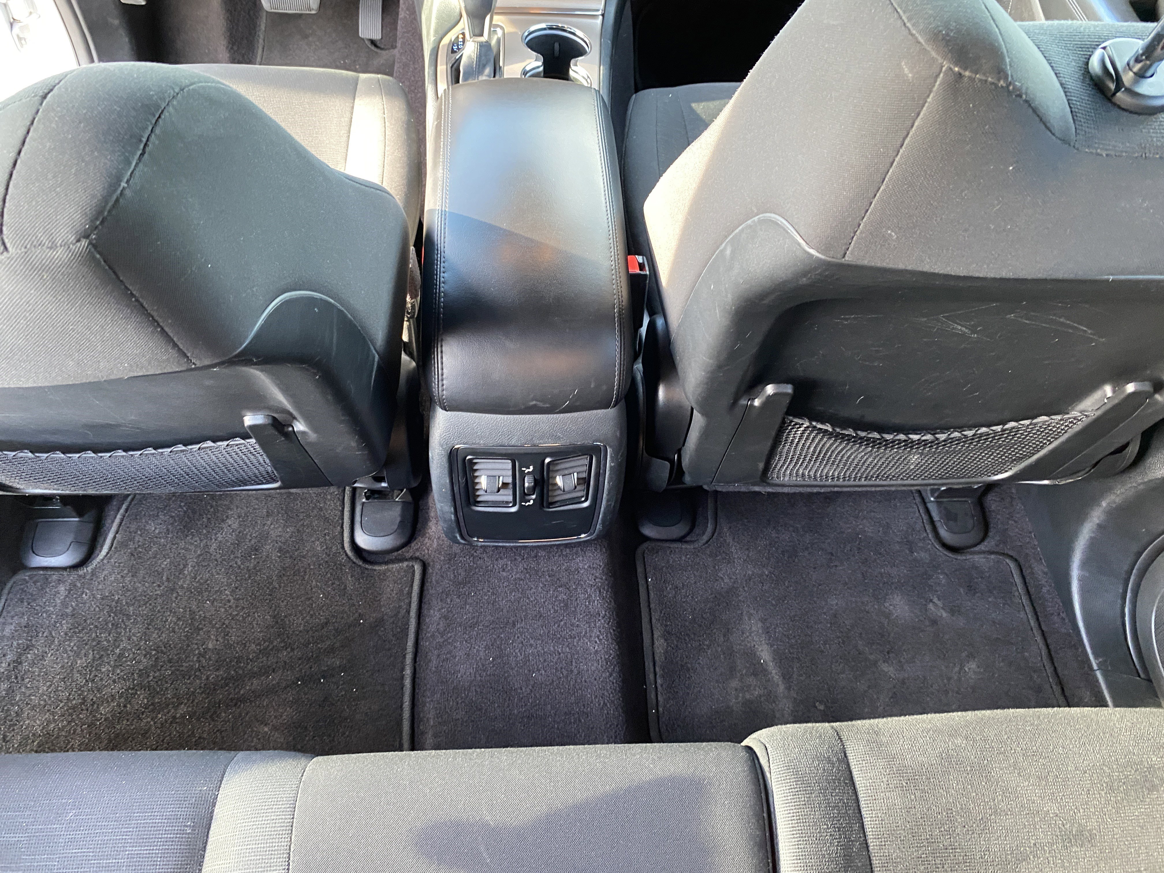 Used 2017 Jeep Grand Cherokee Laredo image 16