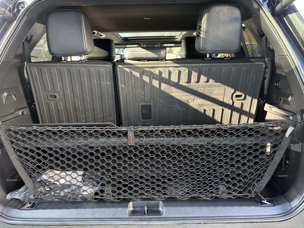 Used 2025 Toyota Sequoia Platinum image 9