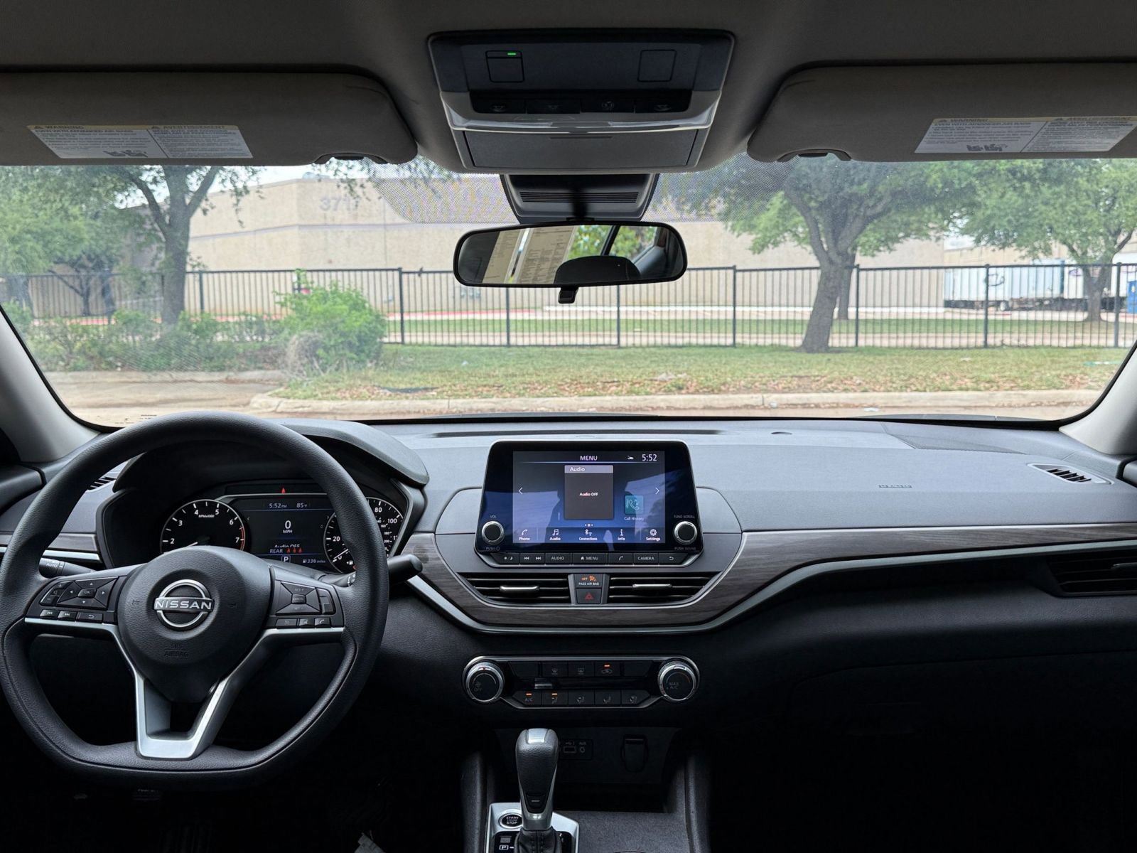 Used 2025 Nissan Altima 2.5 SV image 33