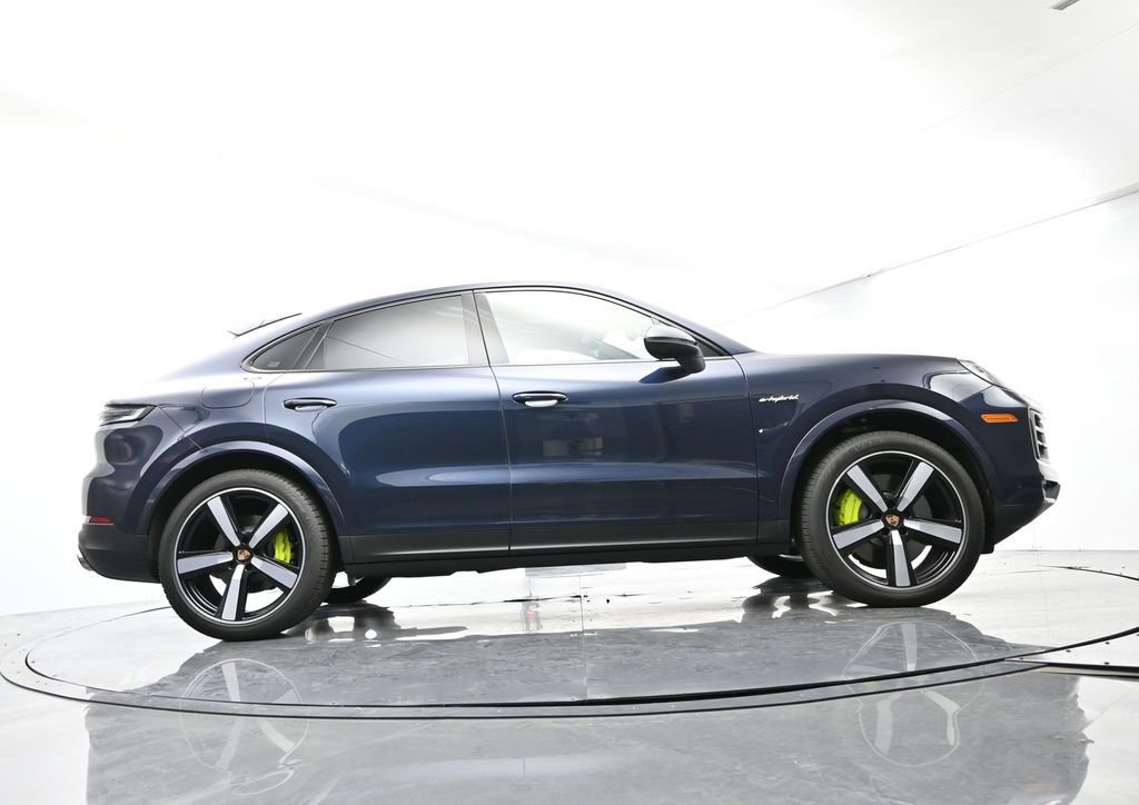 Certified 2025 Porsche Cayenne E-Hybrid Coupe image 52