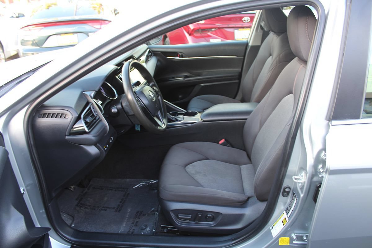 Used 2019 Toyota Camry LE w/ Carpet Mat Package FWD image 18