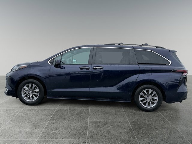 Certified 2024 Toyota Sienna XLE w/ XLE Plus Package image 2