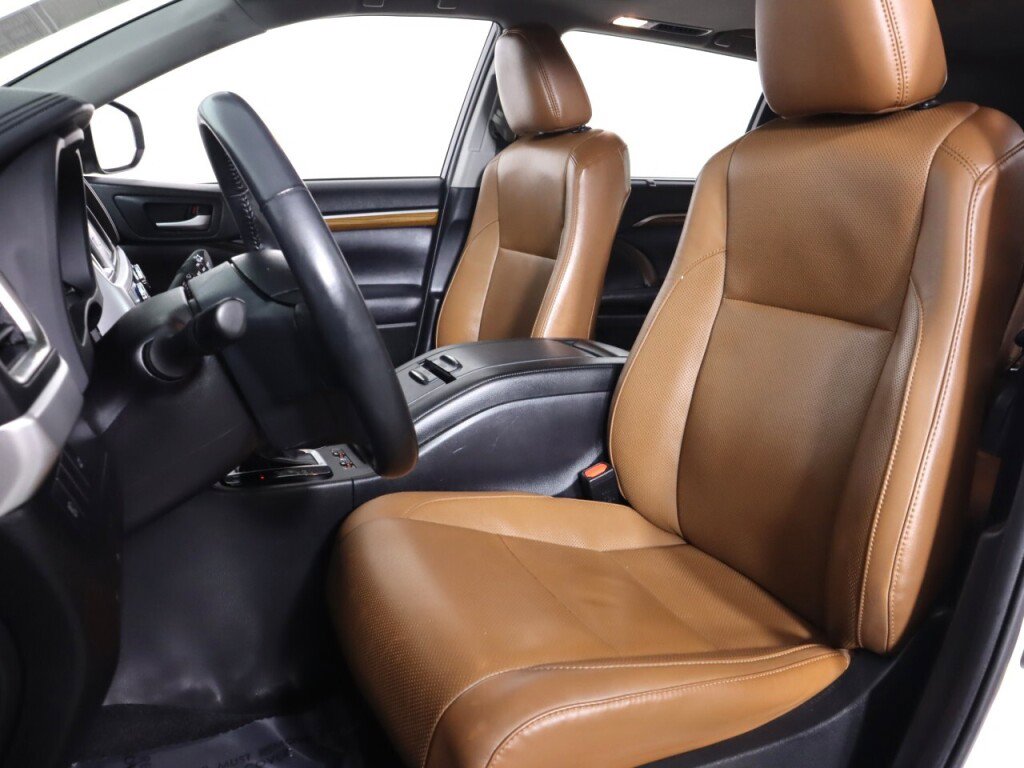 Used 2019 Toyota Highlander Limited AWD/4WD image 32