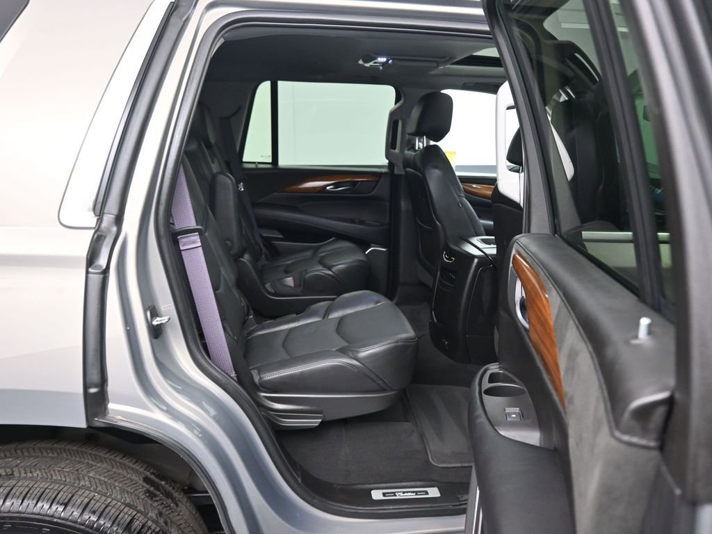 Used 2017 Cadillac Escalade Premium Luxury image 47