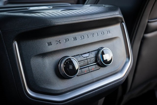 New 2025 Ford Expedition Max Platinum image 31