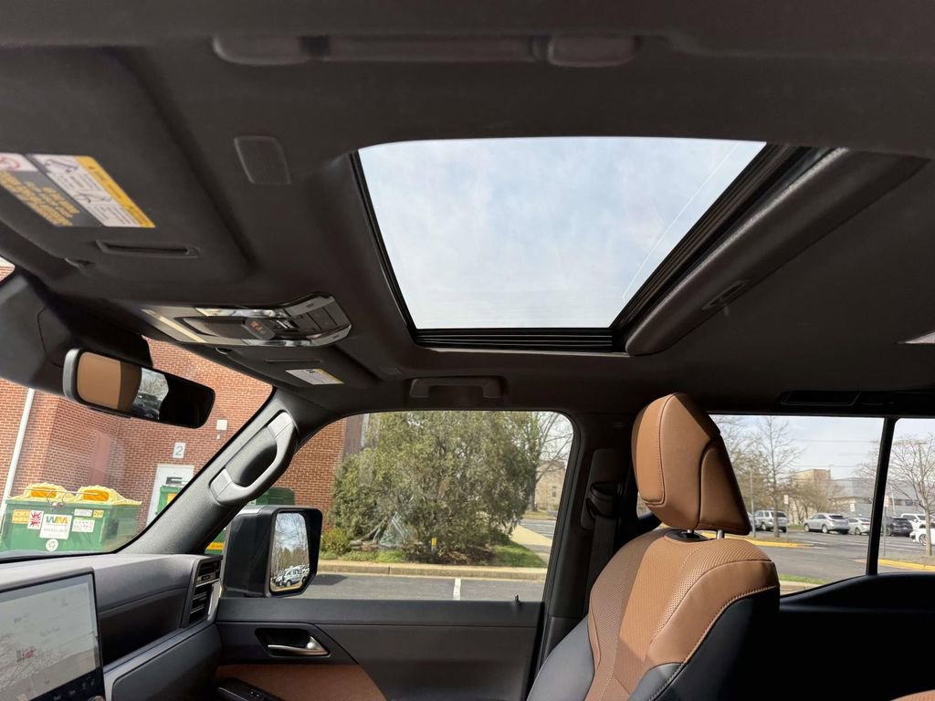 Used 2025 Lexus GX 550 Premium+ w/ Accessory Package (2T) image 20