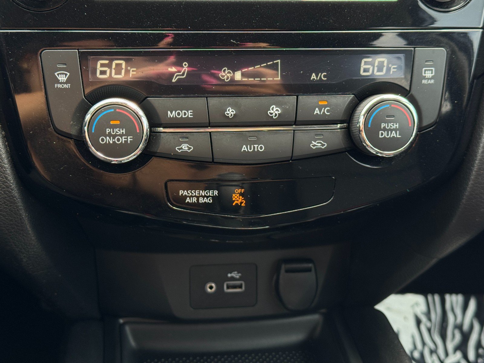 Used 2020 Nissan Rogue SV AWD/4WD image 26