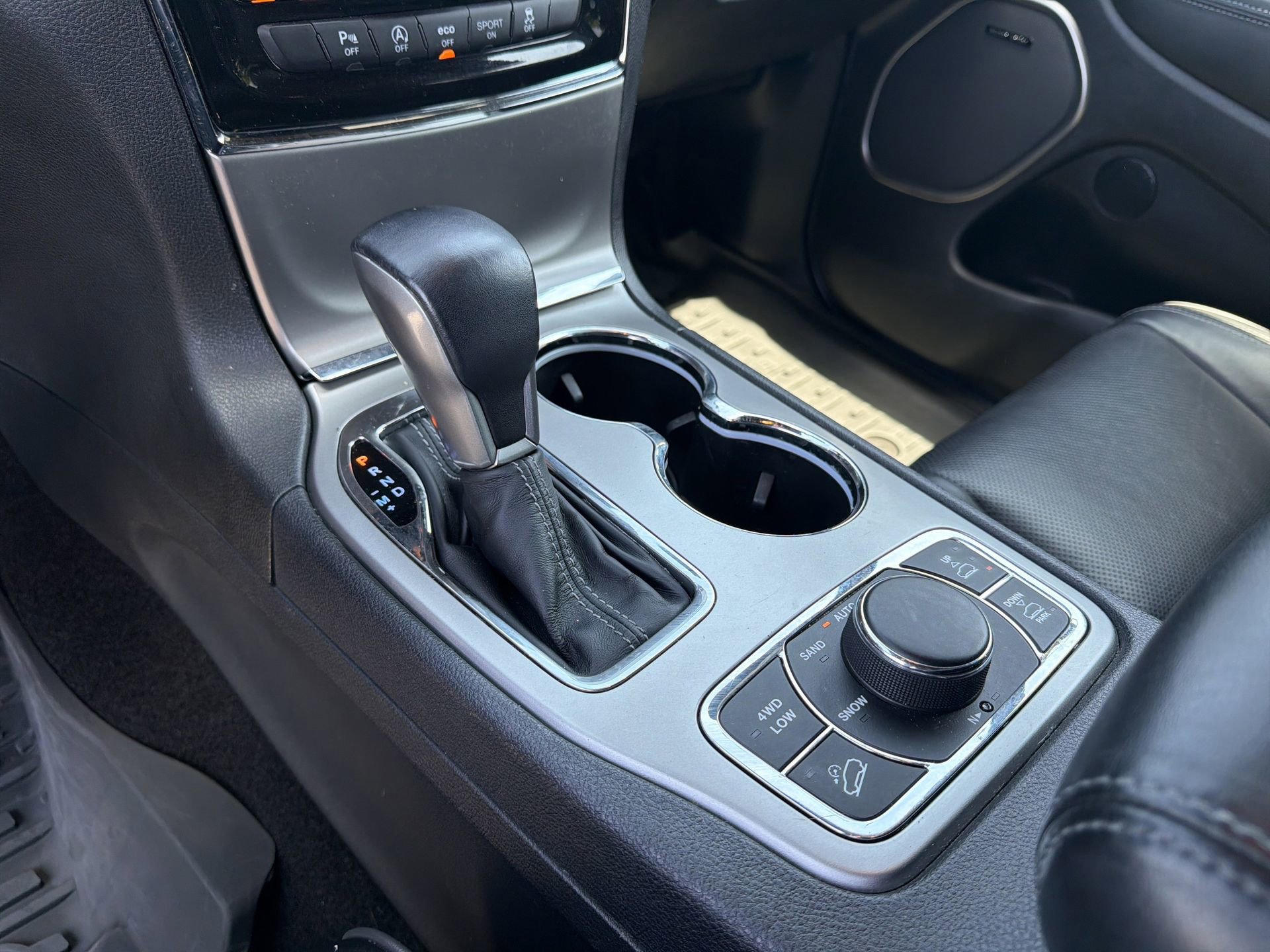 Used 2019 Jeep Grand Cherokee Overland image 8