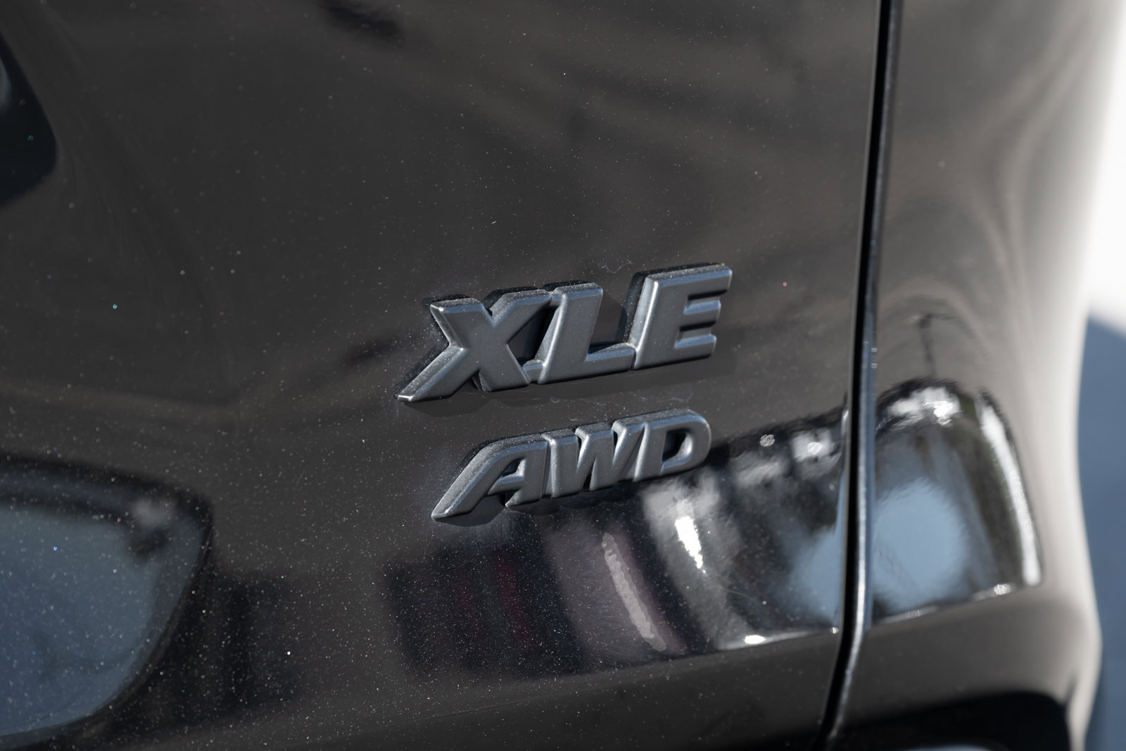 Used 2023 Toyota RAV4 XLE Premium image 13