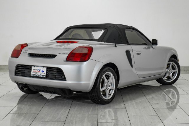 Used 2002 Toyota MR2 AUTOMATIC LEATHER SEATS CRUISE image 6