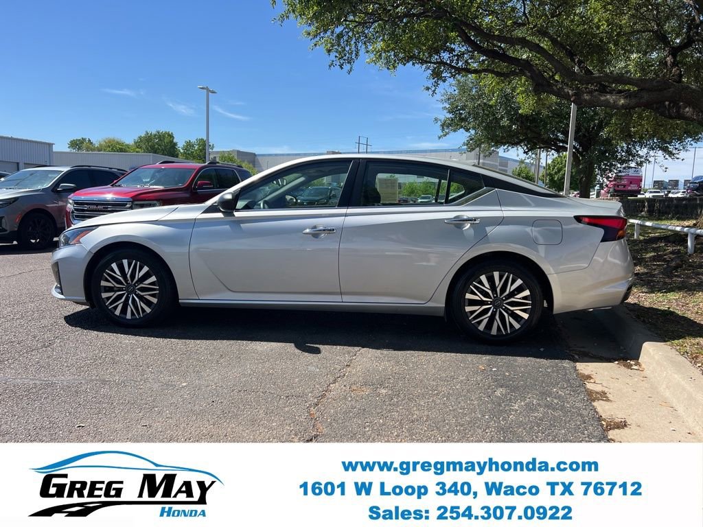 Used 2024 Nissan Altima 2.5 SV image 4