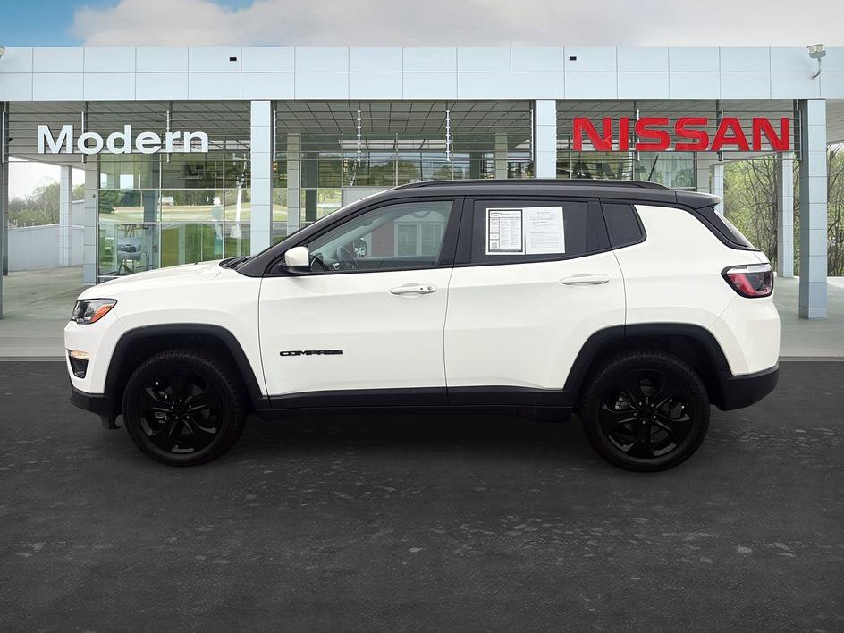 Used 2021 Jeep Compass Latitude w/ Sun and Sound Group AWD/4WD image 2