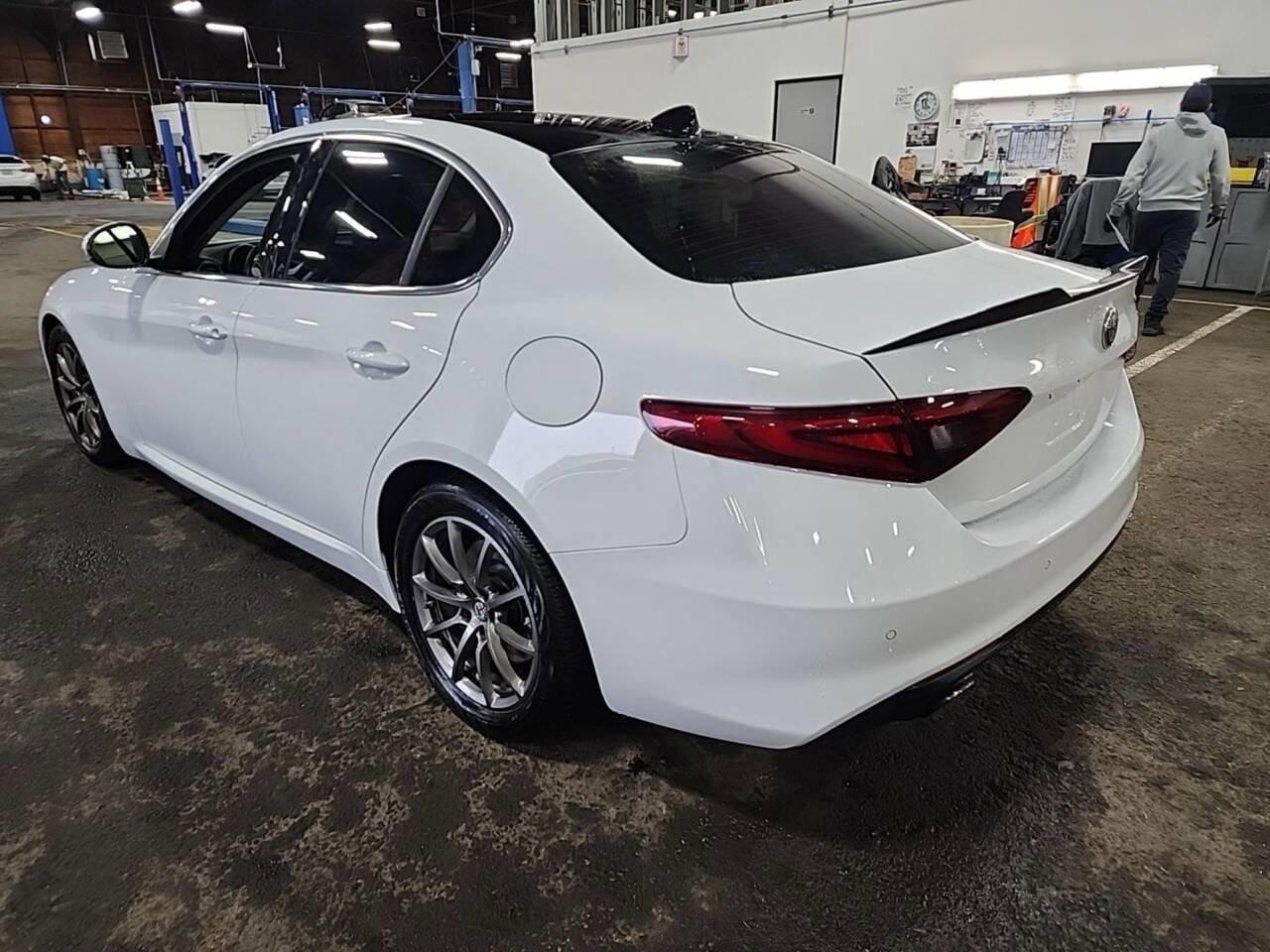 Used 2018 Alfa Romeo Giulia image 2