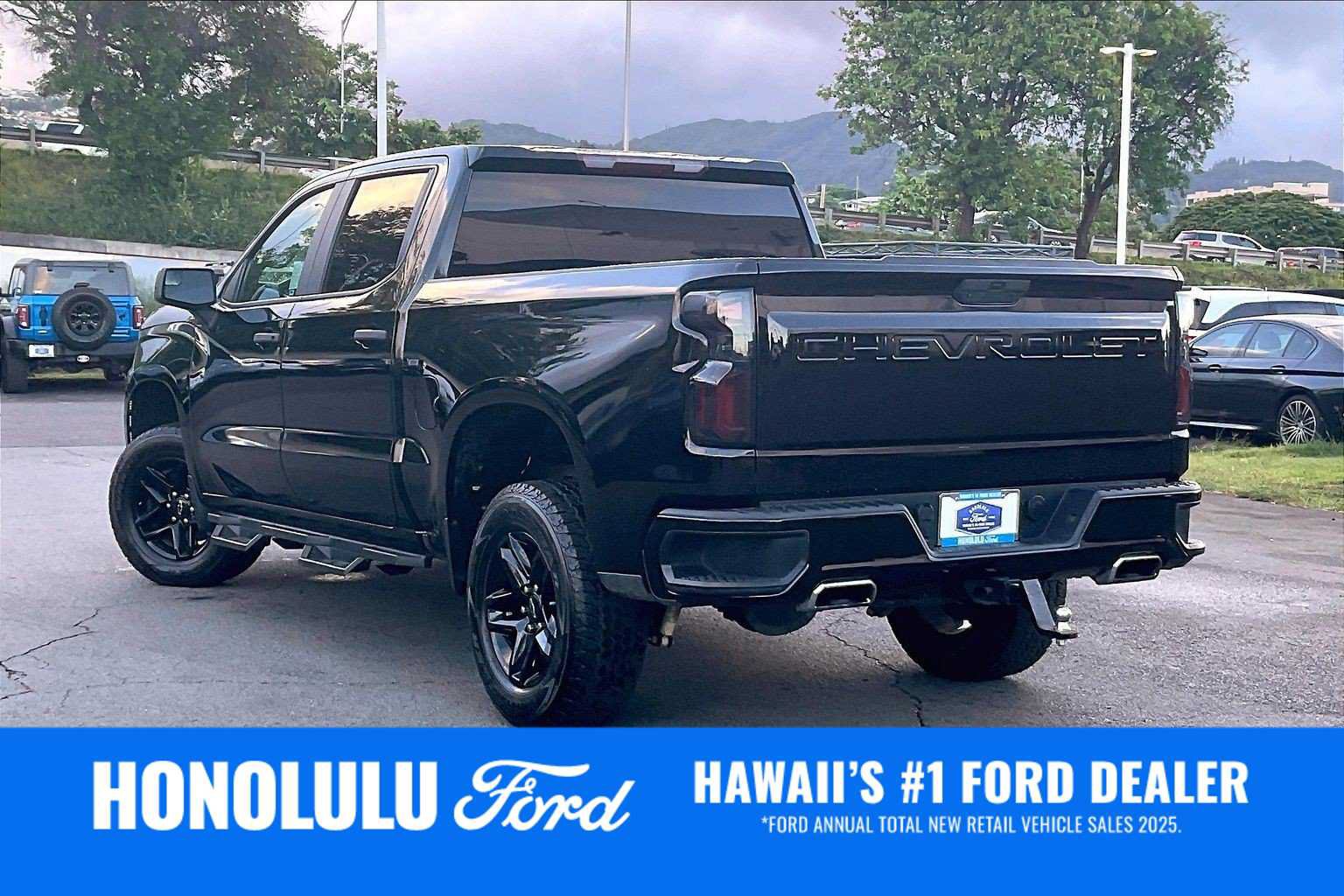 Used 2021 Chevrolet Silverado 1500 Custom Trail Boss AWD/4WD image 4