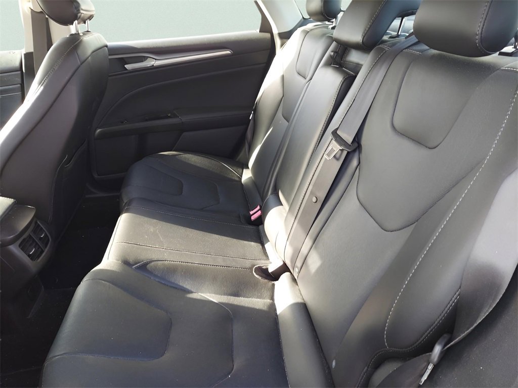 Used 2016 Ford Fusion Titanium image 20