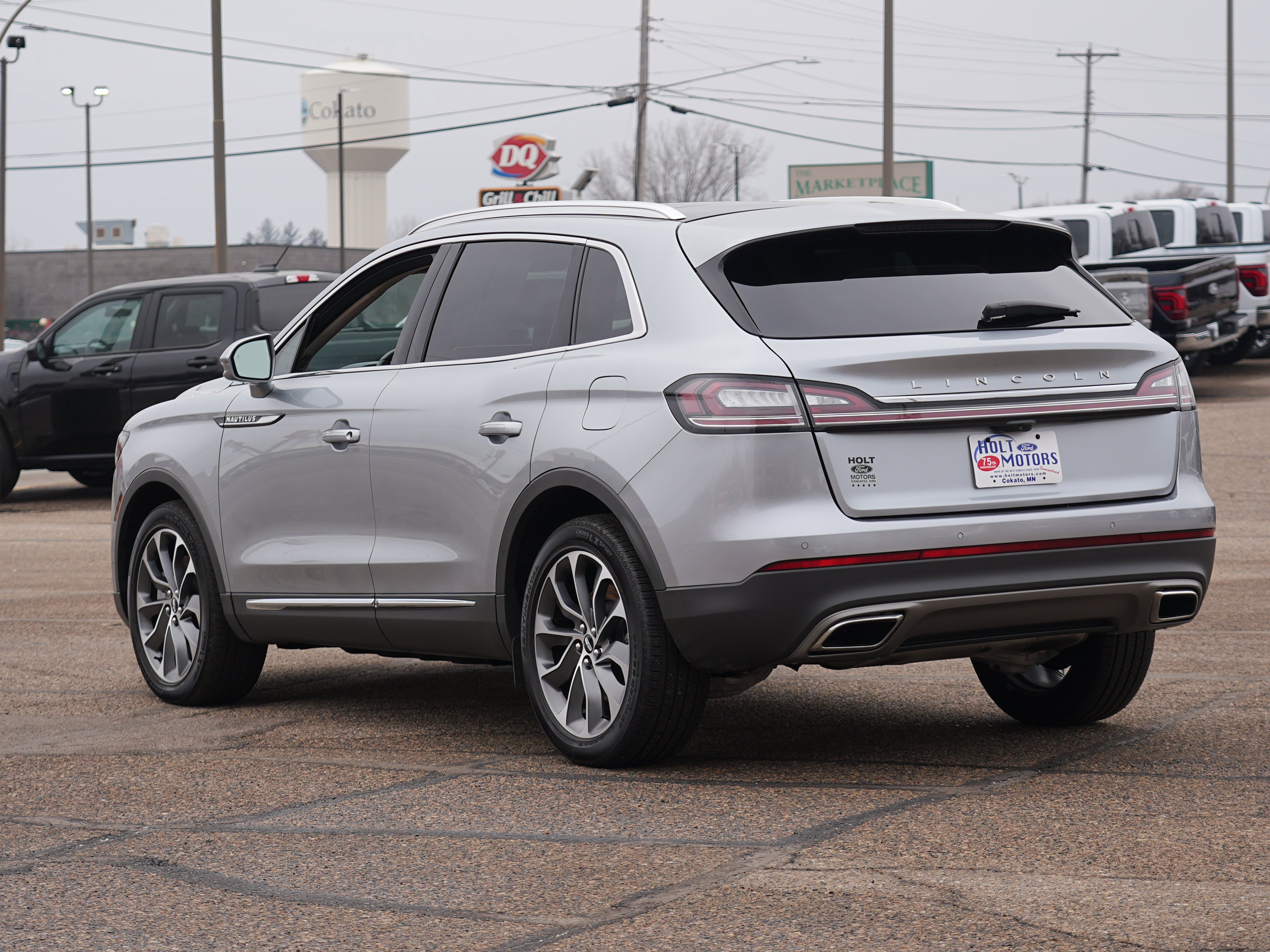 Used 2022 Lincoln Nautilus Reserve AWD/4WD image 6