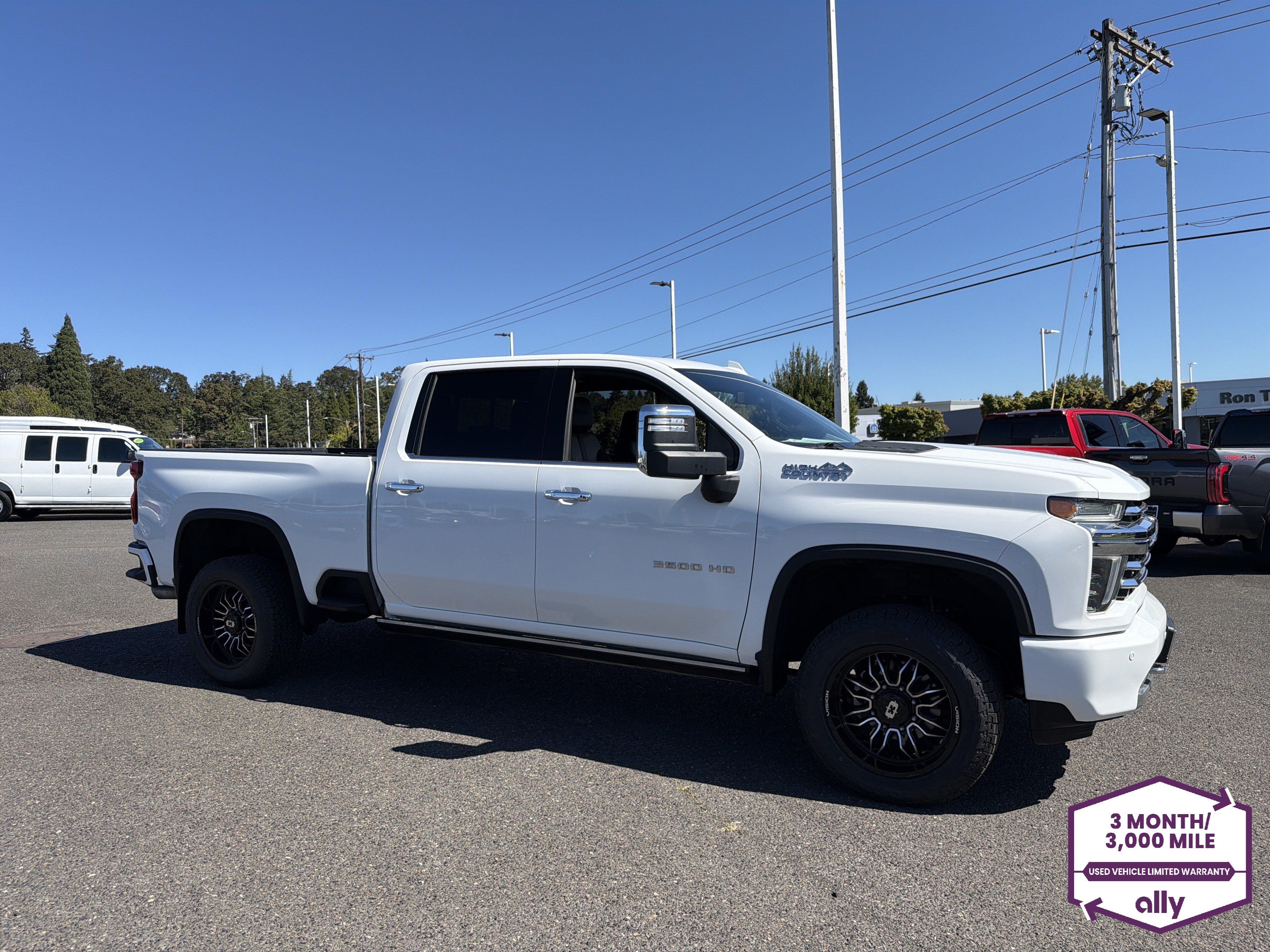 Used 2022 Chevrolet Silverado 3500 High Country w/ Safety Package II AWD/4WD image 7
