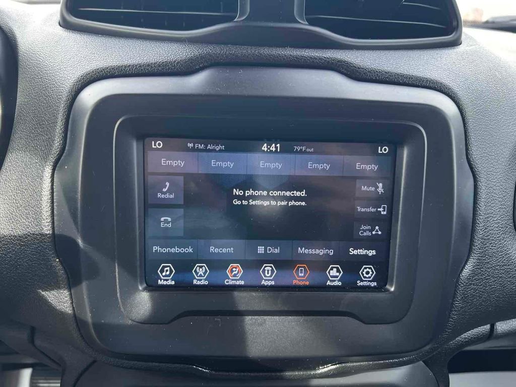 Used 2018 Jeep Renegade Latitude image 27