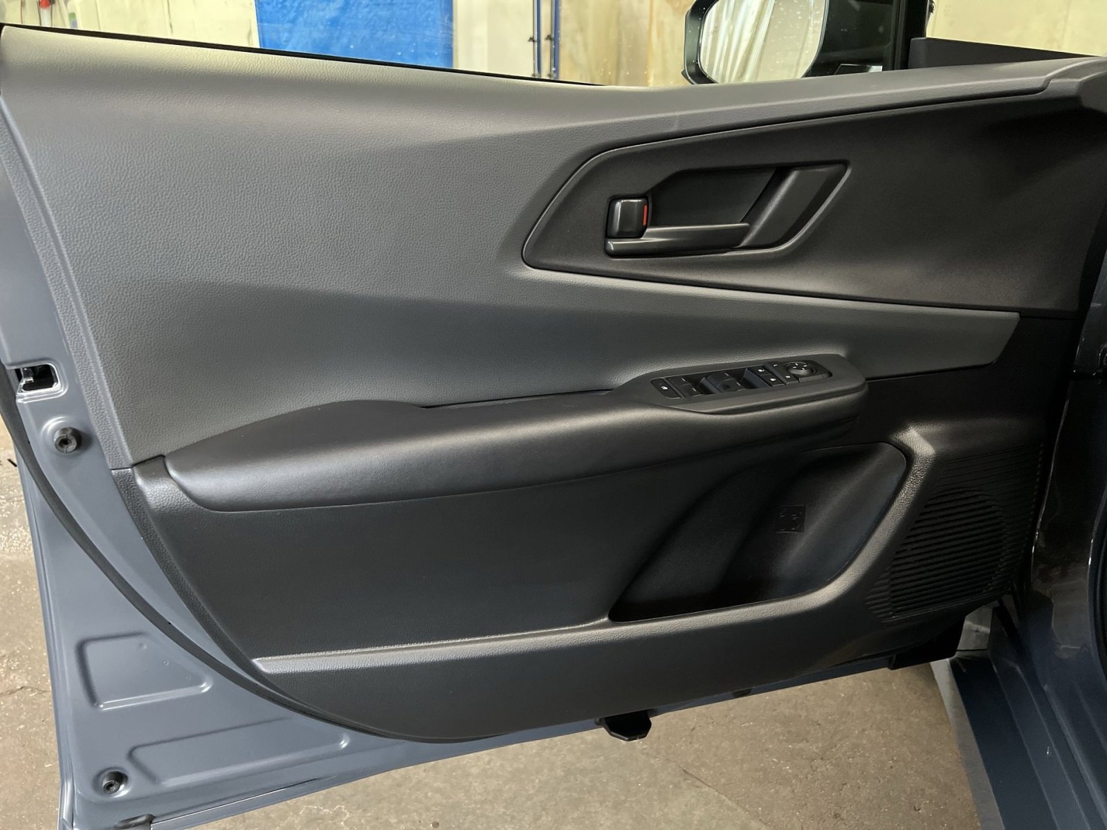 Used 2025 Toyota Prius LE image 14