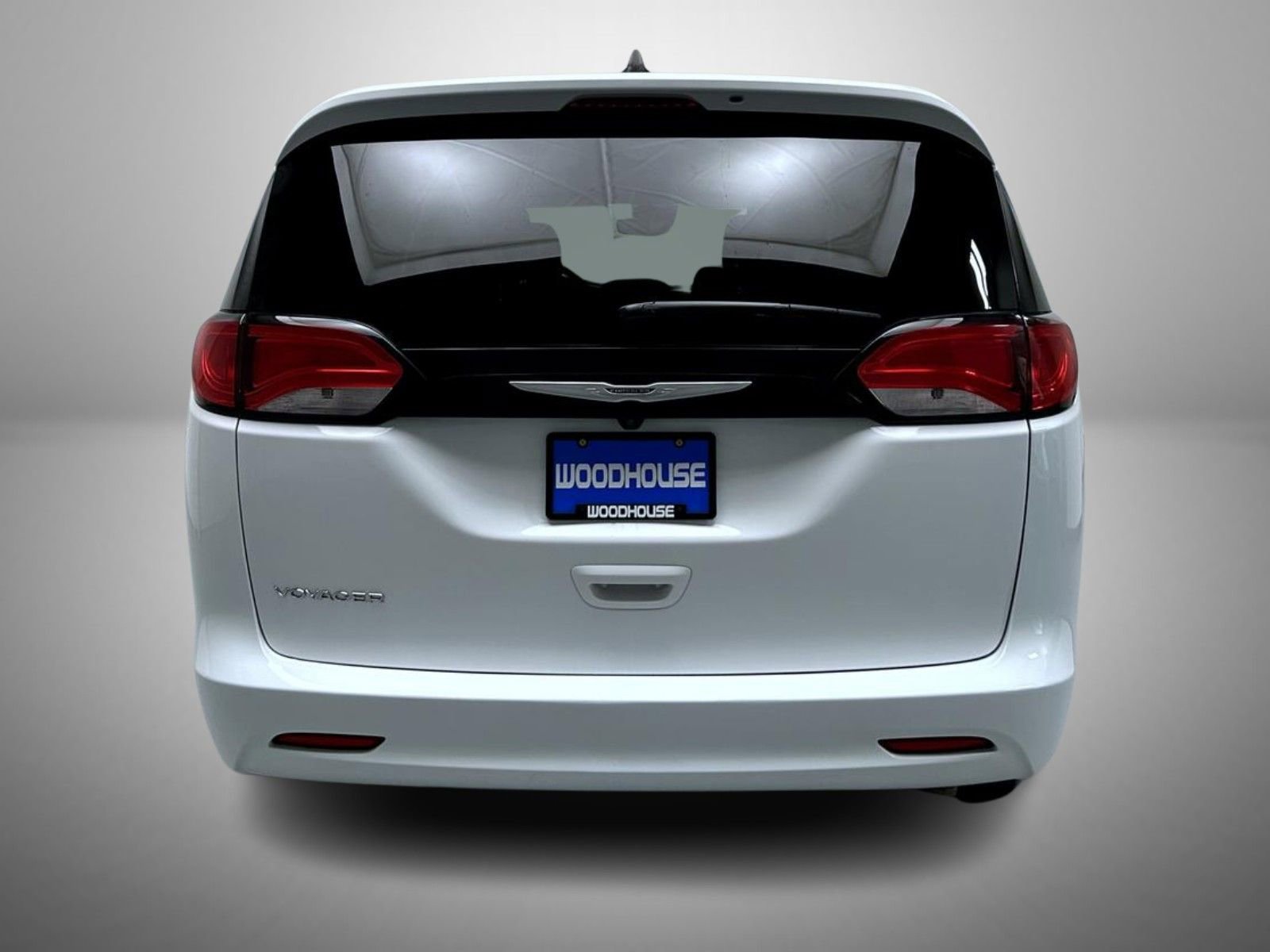 Used 2023 Chrysler Voyager LX image 6