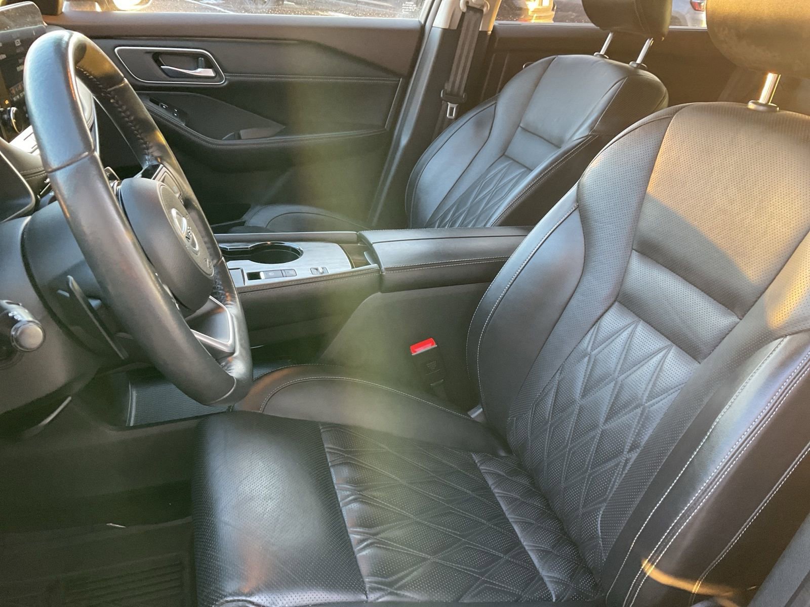 Used 2021 Nissan Rogue Platinum image 18