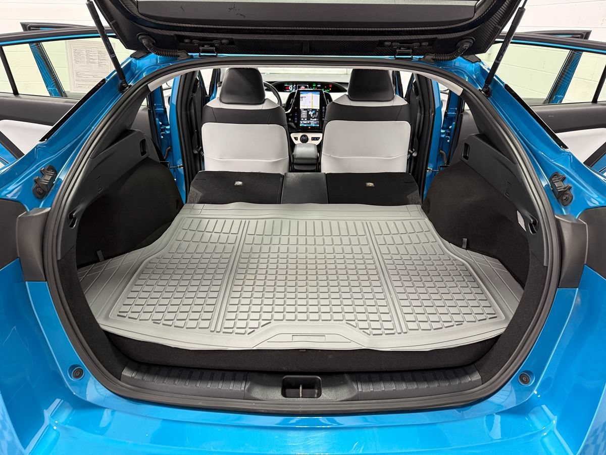 Used 2019 Toyota Prius Prime Advanced w/ Carpet Mat Package FWD image 30