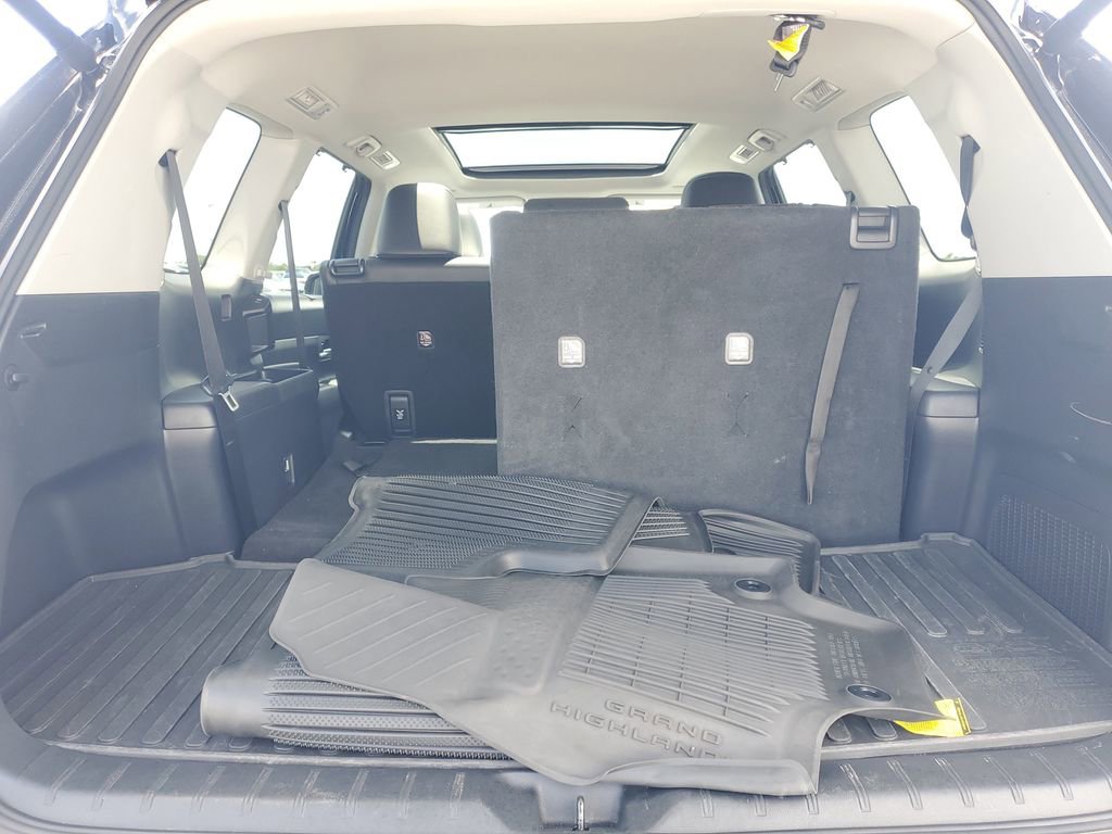 Certified 2024 Toyota Grand Highlander XLE FWD image 8