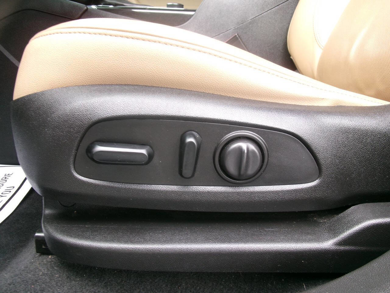 Used 2019 Chevrolet Blazer Premier w/ Sun and Wheels Package image 15