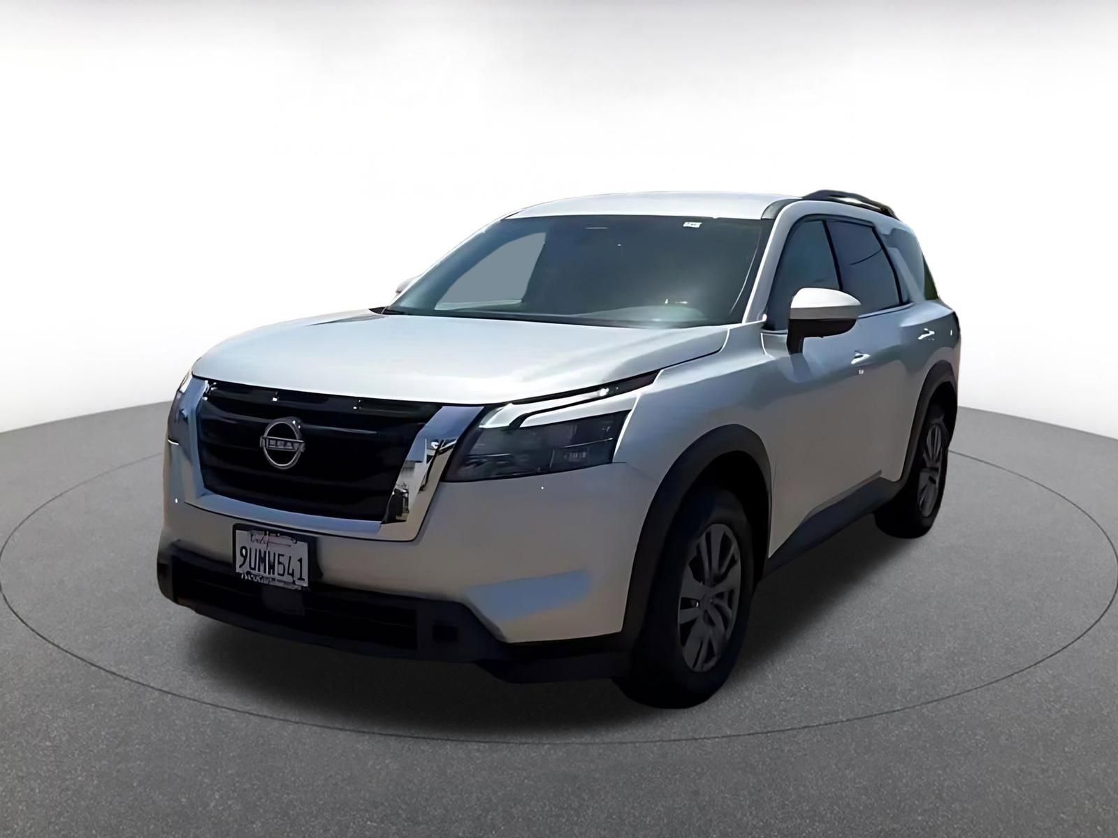 Used 2025 Nissan Pathfinder SV FWD image 7