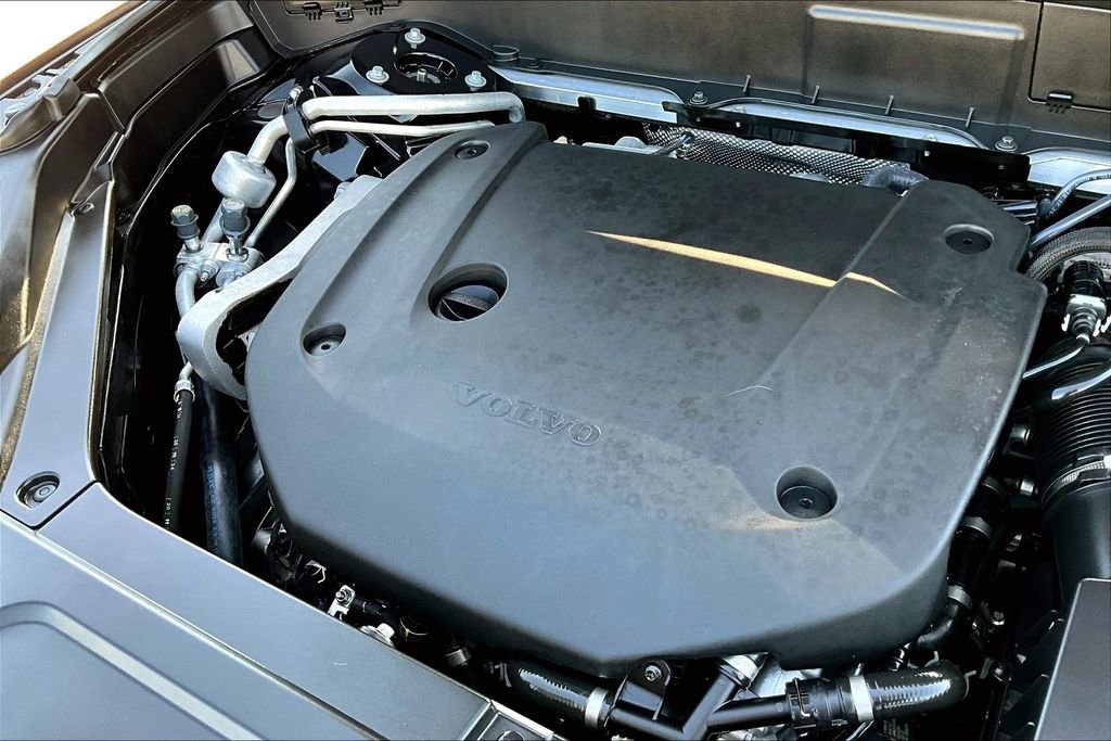 Certified 2025 Volvo XC90 B6 Plus image 43