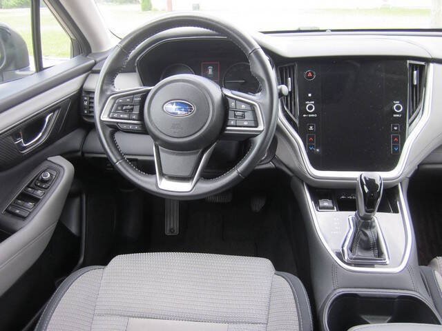 Used 2023 Subaru Outback Premium AWD/4WD image 9